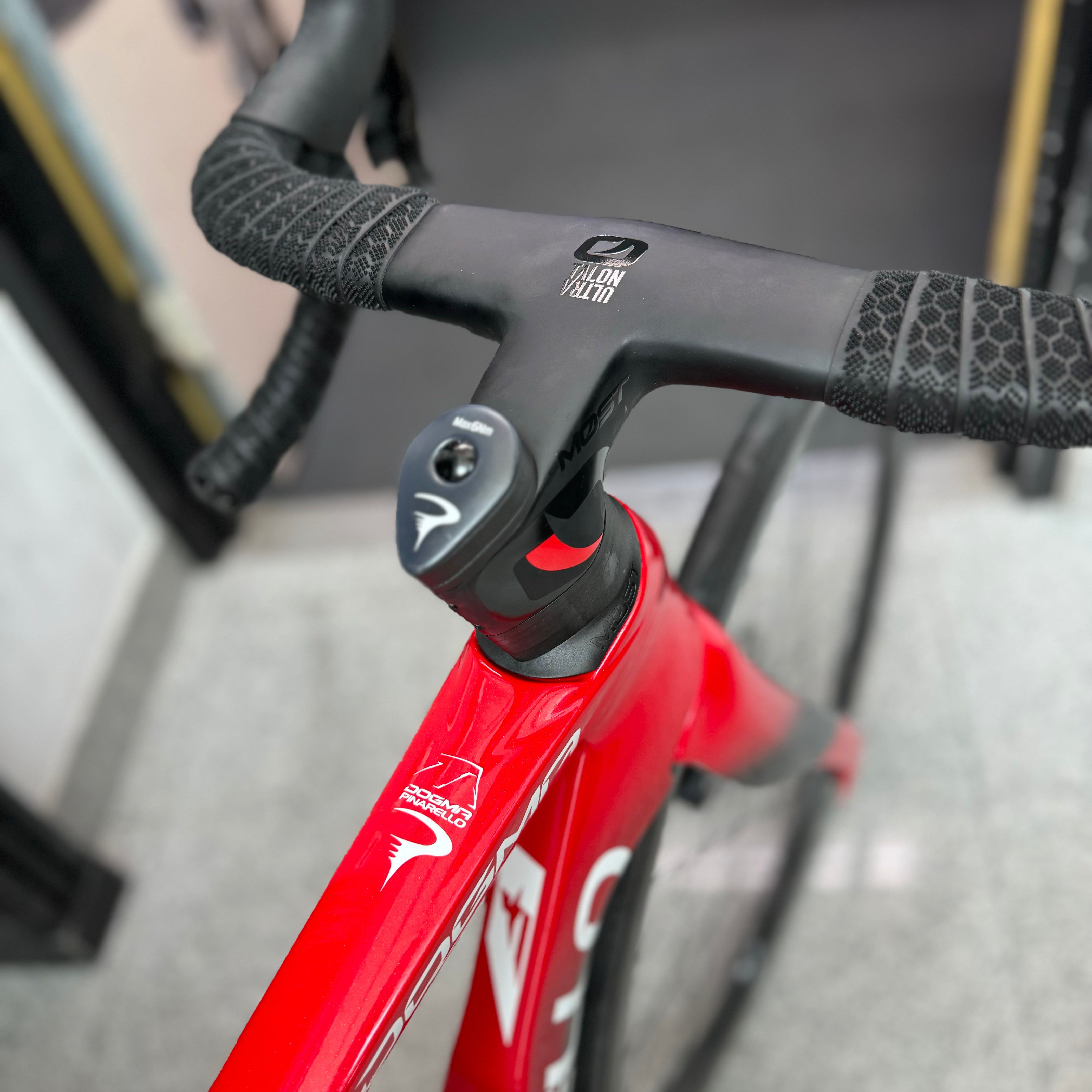 Pinarello Dogma F Disc E126 Sonic Red eTap AXS Road Bike Pro Build - 46.5 cm