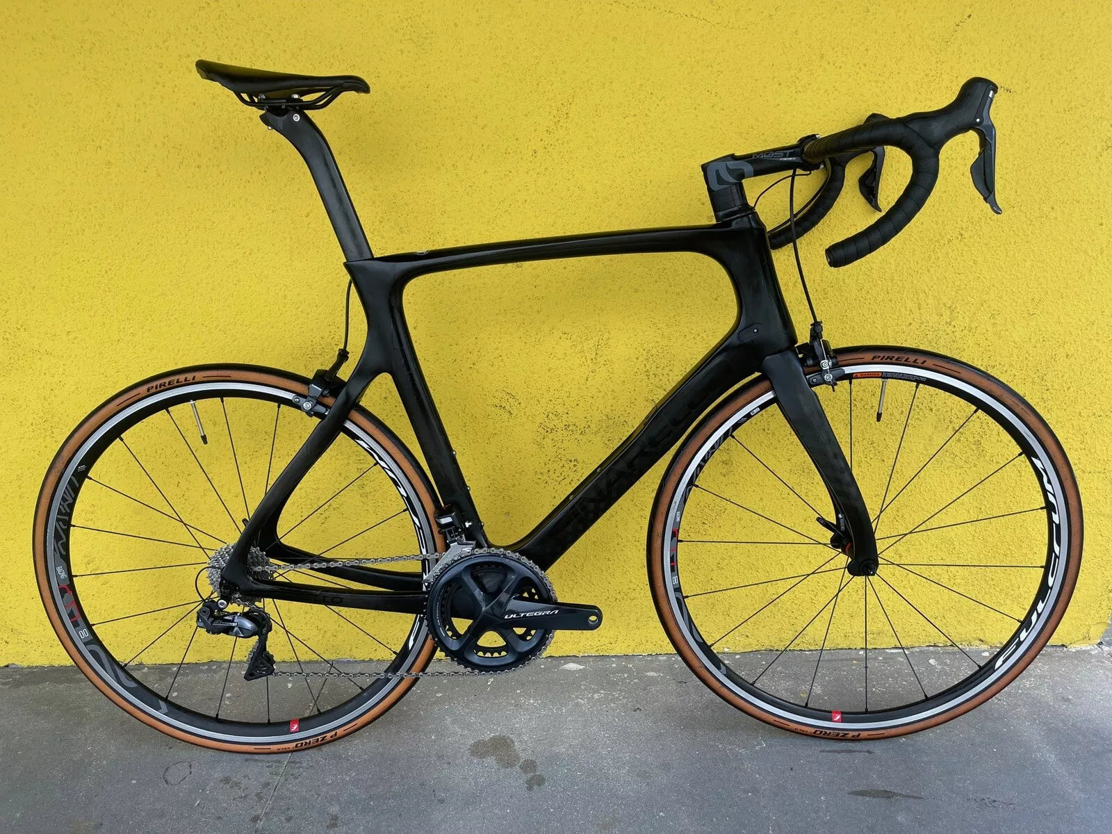 Pinarello Prince FX Carbon Road Bike - 59.5cm - Ultegra Di2 - reg. $6,775 - pre-owned